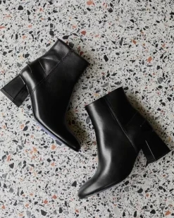 In Corio Bottines><noscript><img width=