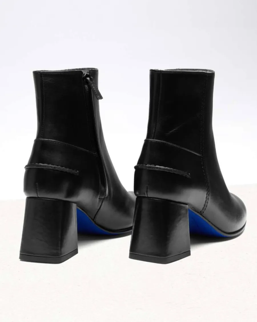 In Corio Bottines>MAUD